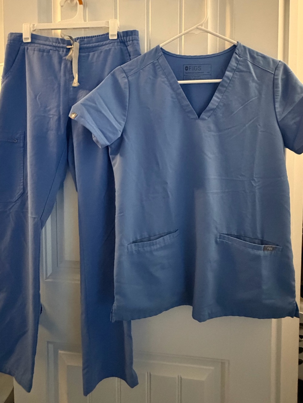 Figs Women's Scrub Top & Drawstring Pants — ceil blue